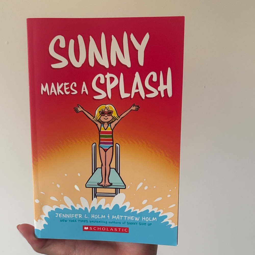 Scholastic 'Sunny Makes a Splash' - Red and Orange Cover